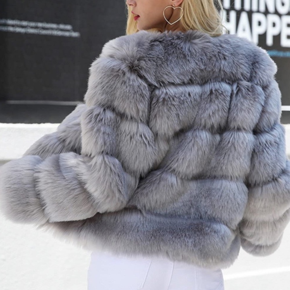 ✨Stylish fur jacket✨